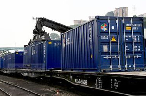 運(yùn)輸1800噸液體化學(xué)品