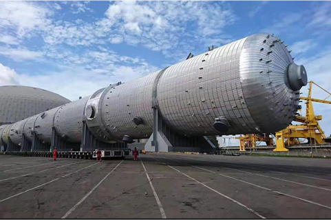 美國長灘至天津港三千噸大型石油設(shè)備